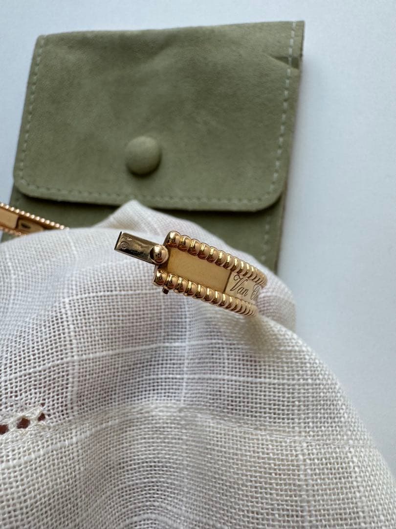 Van Cleef & Arpels ペルレシニアチュールブレスレット