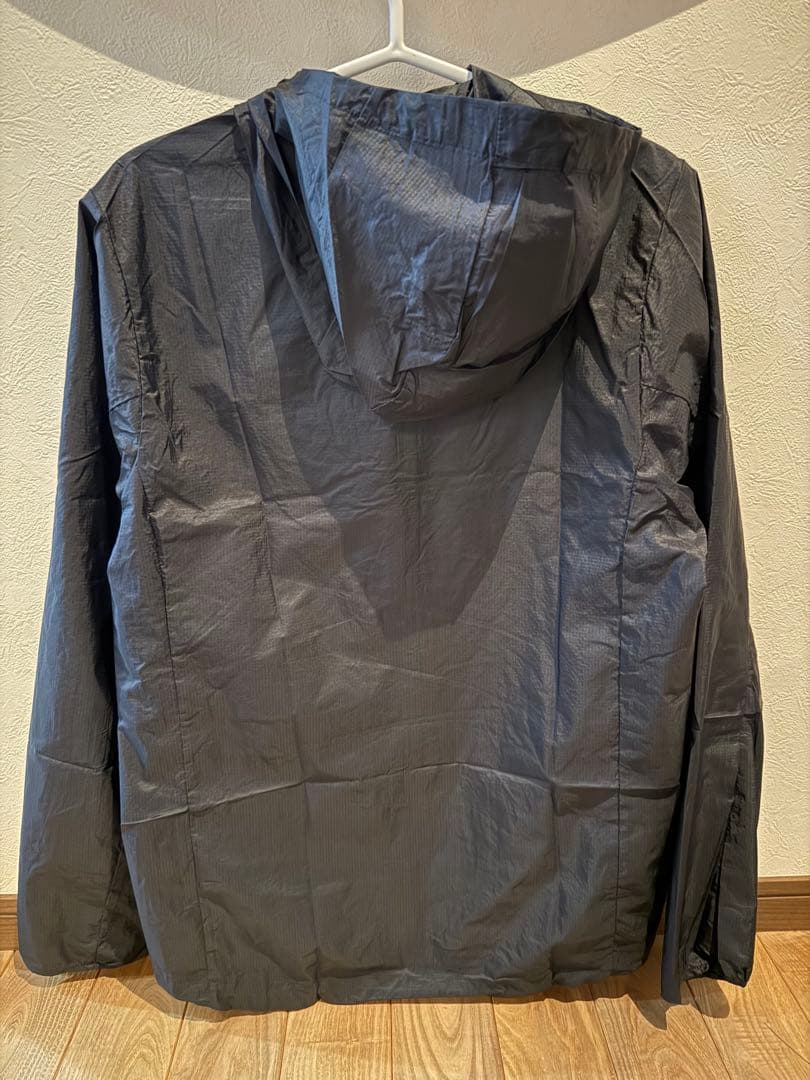 パタゴニア　フーディニジャケット　ブラック　Sサイズ