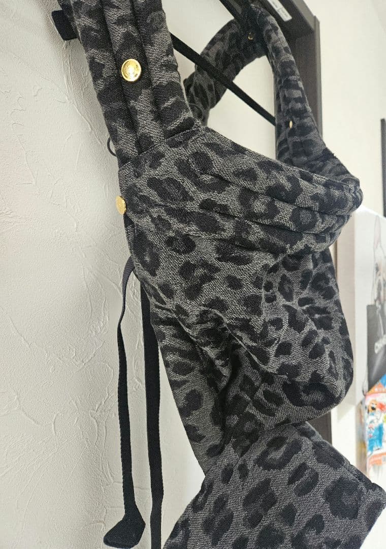 アーティーポッペ　artipoppe　レオパード柄 ヒョウ柄　抱っこ紐