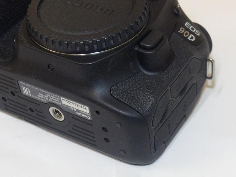 【2388】美品 Canon キャノン EOS 90D ボディ 一眼レフデジカメ