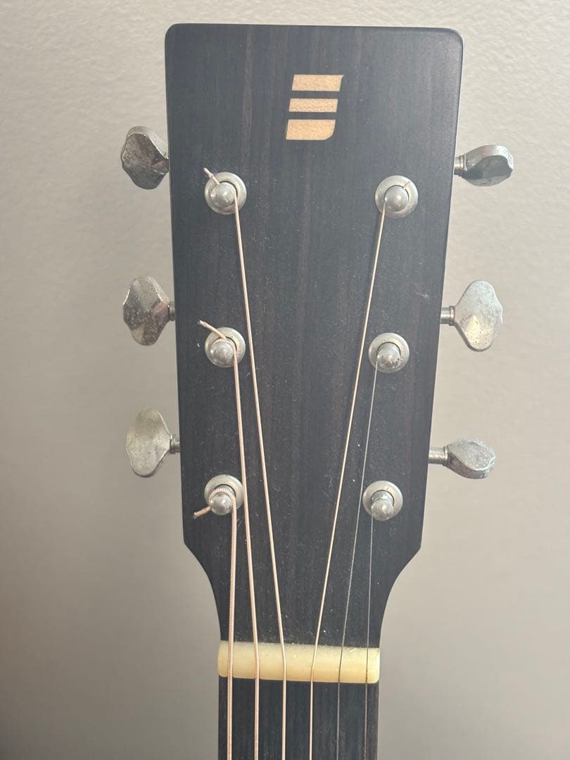 6月末まで出品　nagi アコースティックギター　傷あり・錆あり