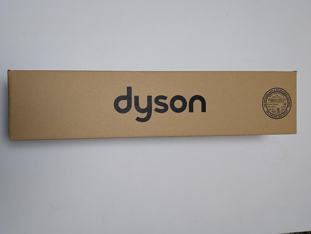 ダイソン スティック掃除機　dyson V8 Slim Fluffy