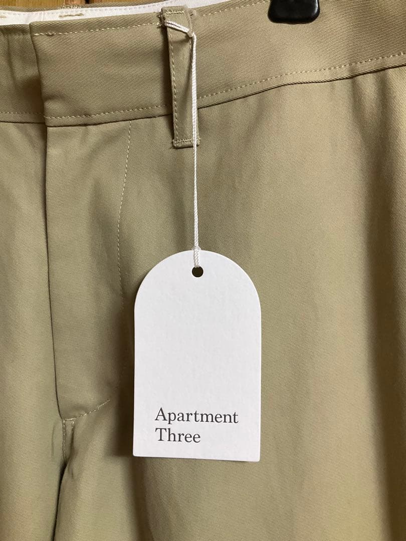 Apartment Three ローライズチノパンツ 2