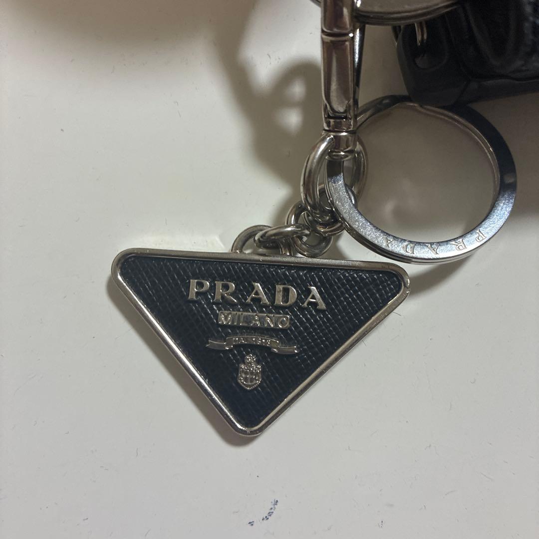 PRADA キーリング シルバー ブラック
