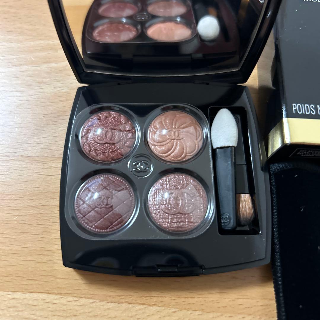 CHANEL アイシャドウ　レキャトル　オンブル　ブトン219 ブトンクチュール