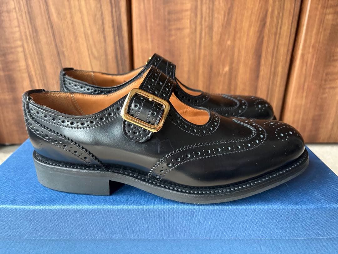 【ほぼ新品】SANDERS 2265B FEMALE PUNCHEDSANDAL