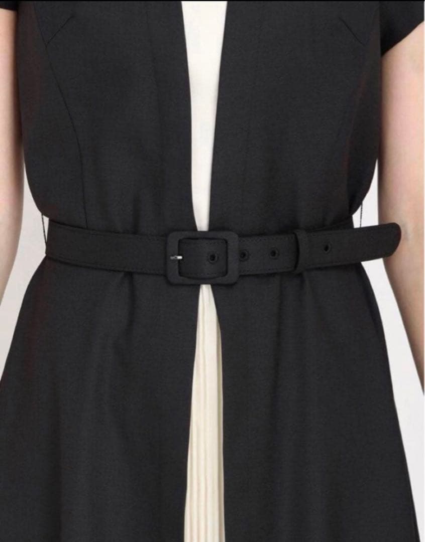 ★お値下げ中☆【新品】STRAWBERRY-FIELDS ブラック ワンピース