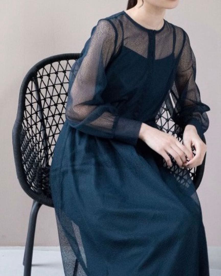 専用新品　kaene カエン　長袖ワンピース　幾何学チュールワンピース　総レース
