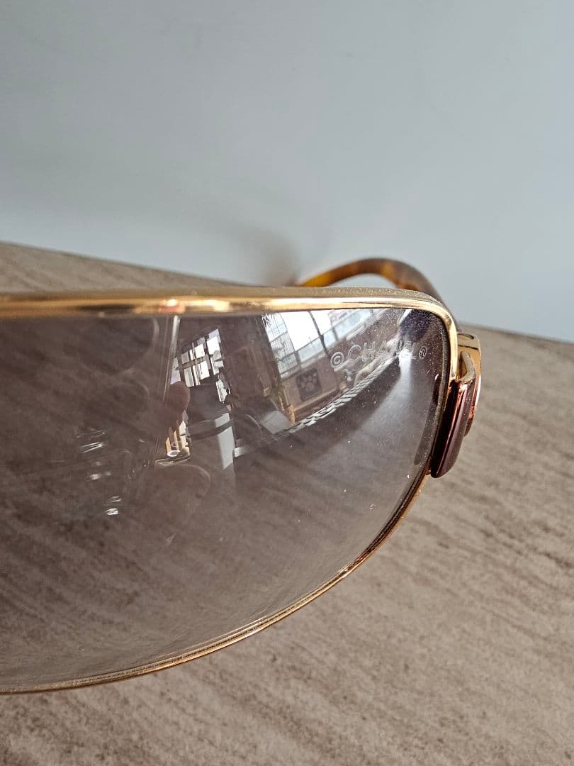 た*や様 CHANEL ゴールドロゴ ブラウンサングラス