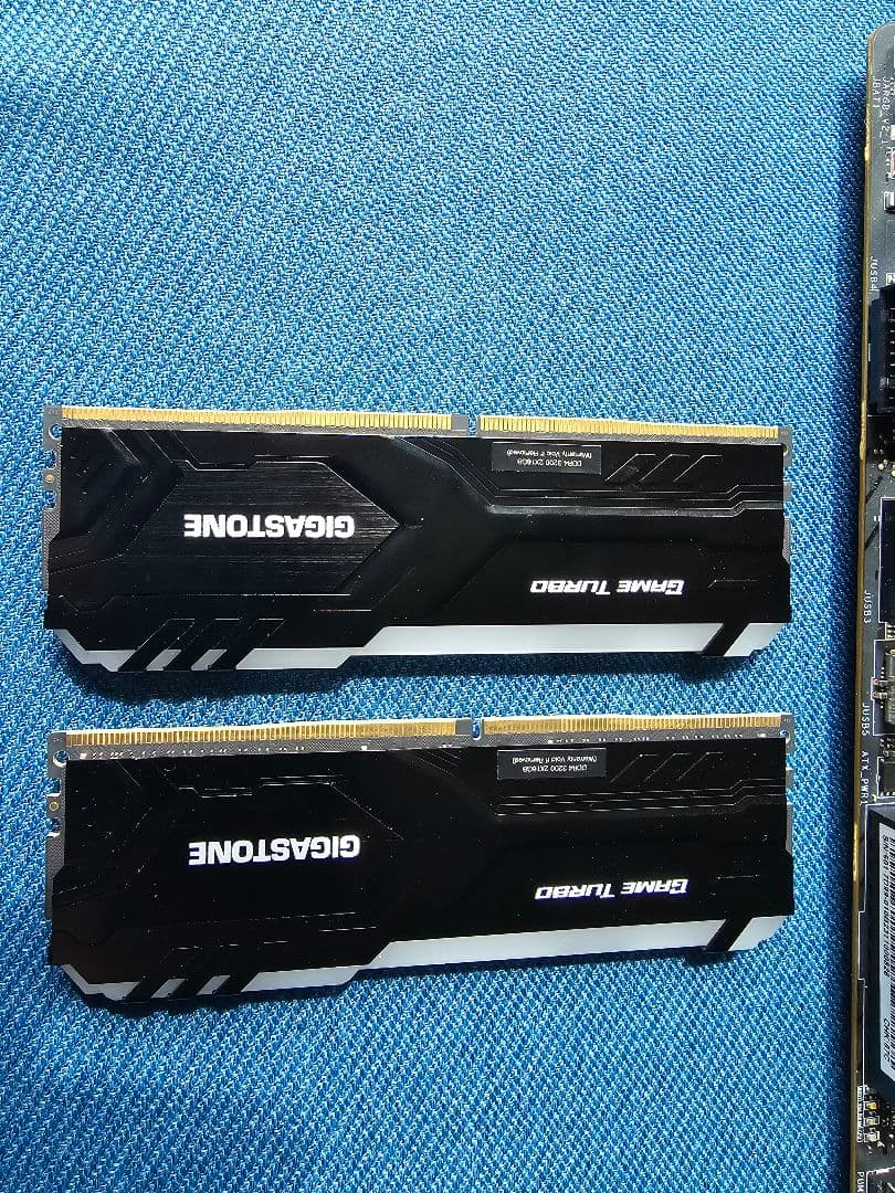 メモリー GIGASTONE GAME TURBO DDR4 32gb(16GBx2)