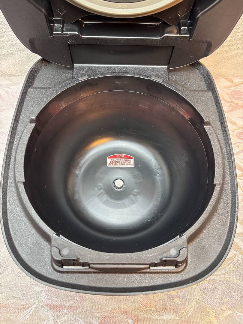 CQ318-タイガー TIGER 圧力IH 炊飯器 JPC-G100 ホワイト