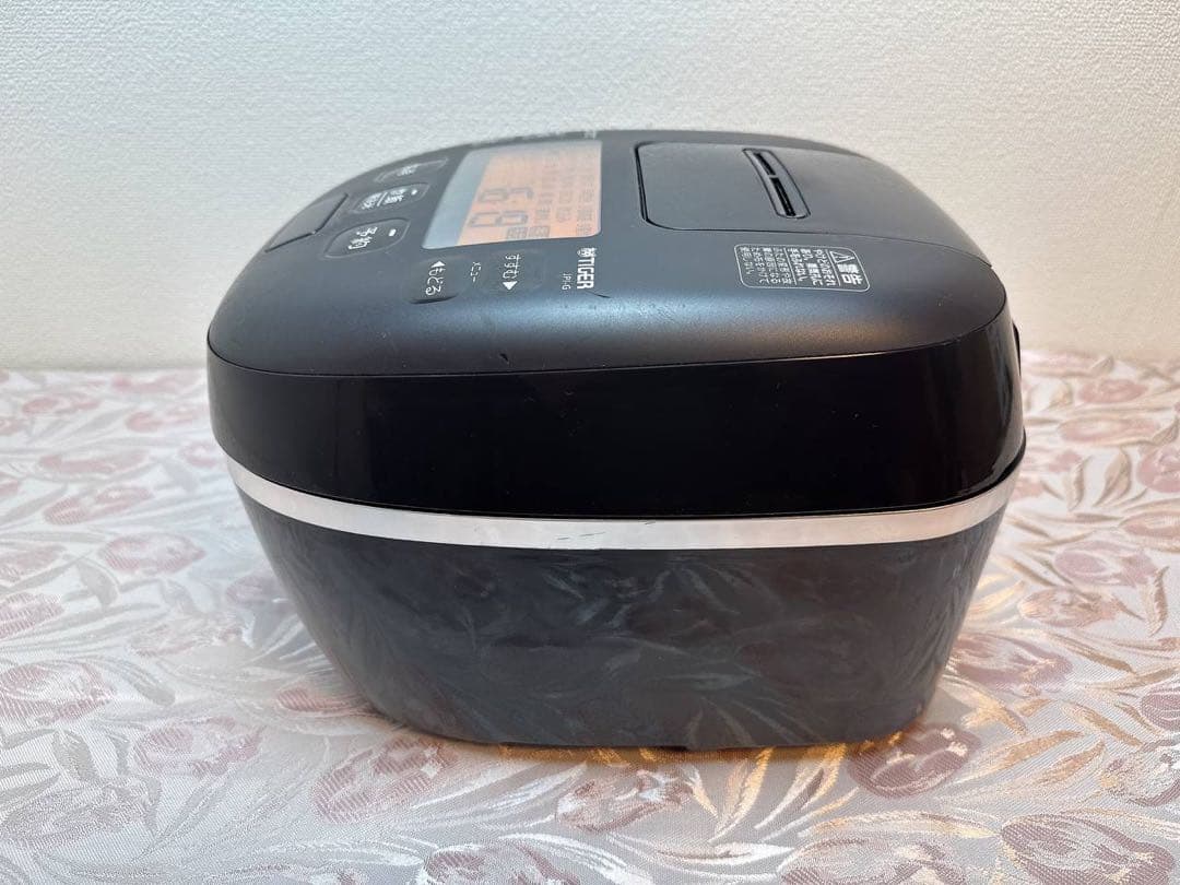 CQ318-タイガー TIGER 圧力IH 炊飯器 JPC-G100 ホワイト