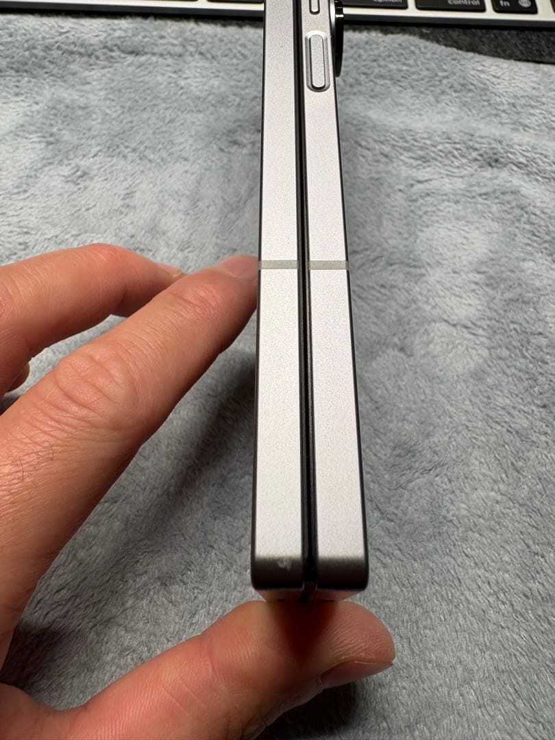 みぅ＊ 　Galaxy Z Fold6 (SIMフリー)シルバーシャドウ