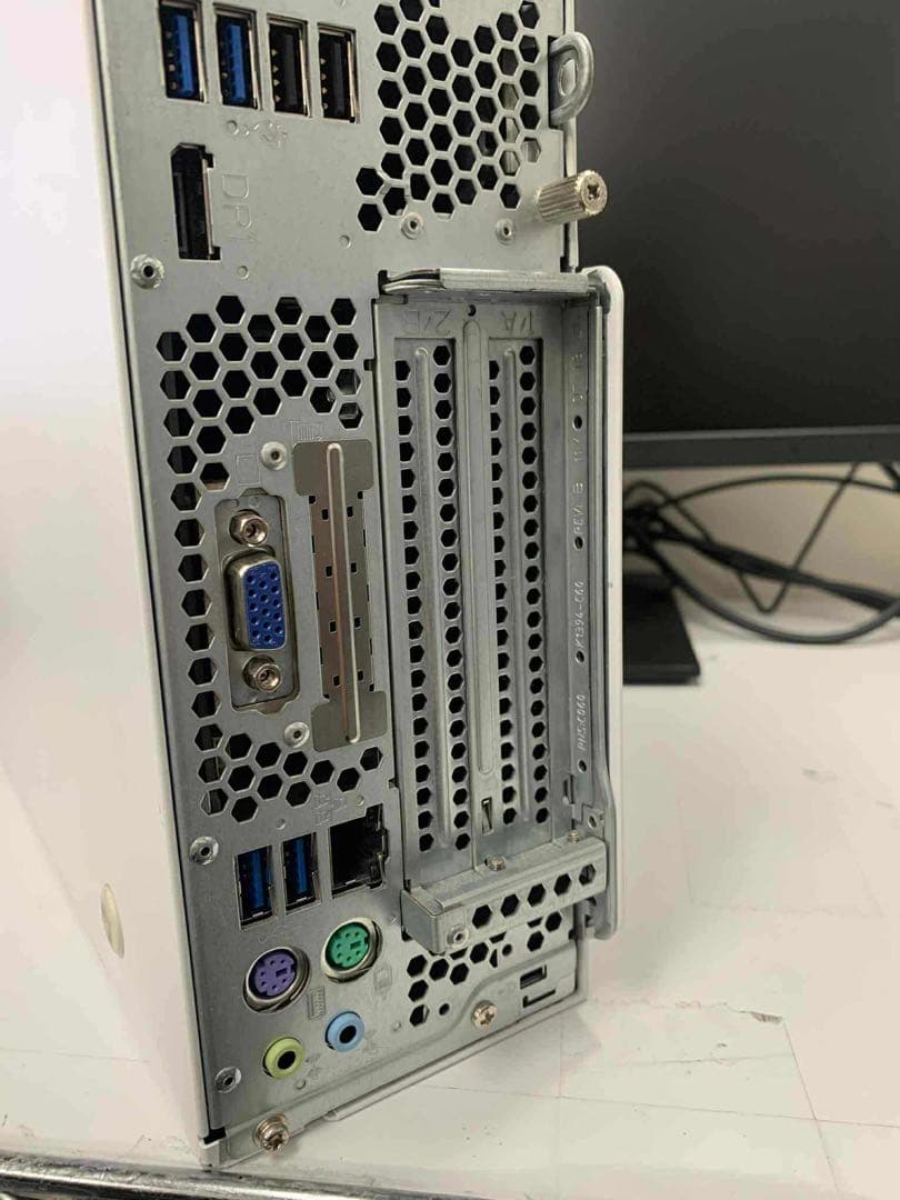 Windowsデスクトップ #855 FUJITSU ESPRIMO D588/TX i3-8100 8GB