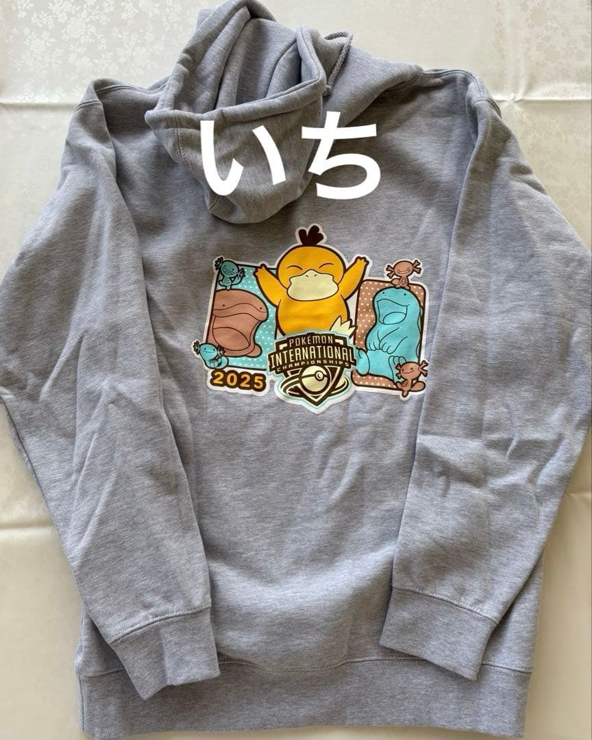 ポケモン海外 EUIC NAIC 2025 パーカー トレーナー　コダック　新品