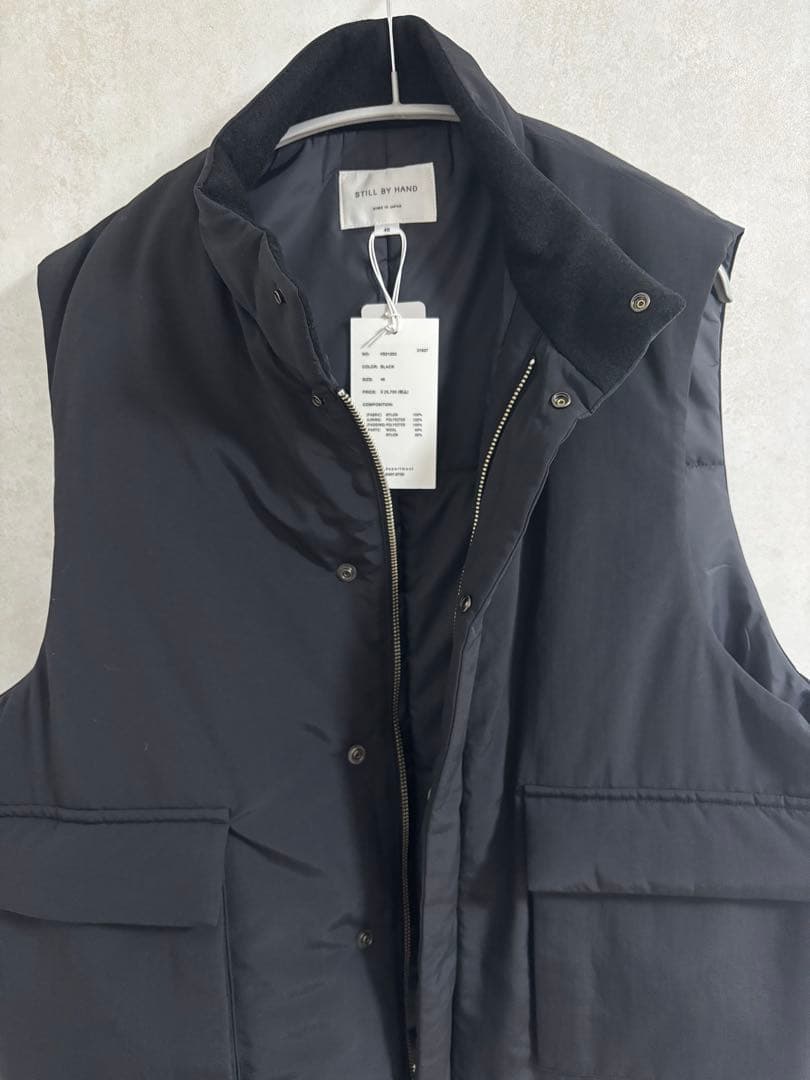 25aw STILL BY HAND シンサレートナイロンベスト スタンドカラー
