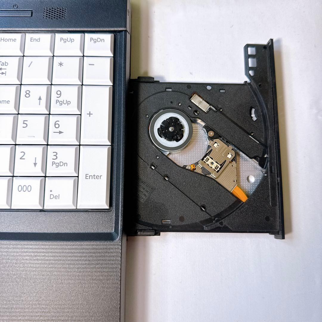 高年式❤️Windows11❤️富士通❤️新品SSD❤️動画編集や事務作業、サクサク快適