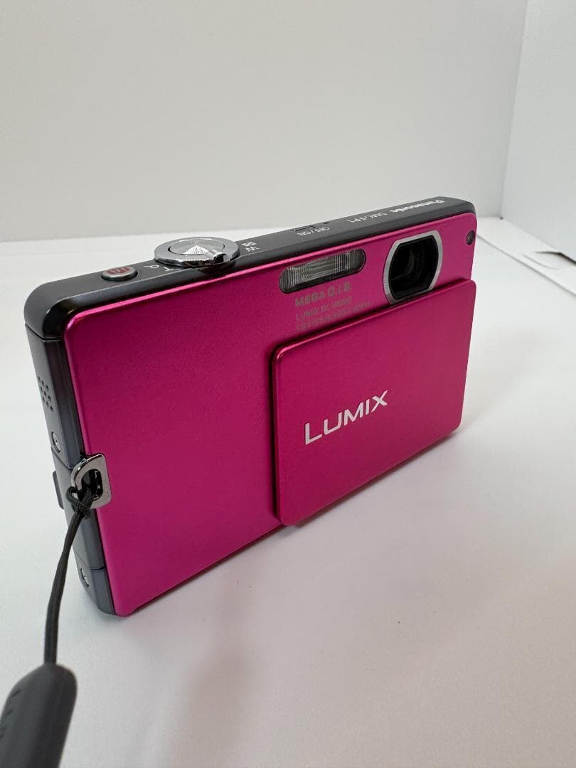 極上美品： Panasonic LUMIX DMC-FP1 ※動作確認済,充電器