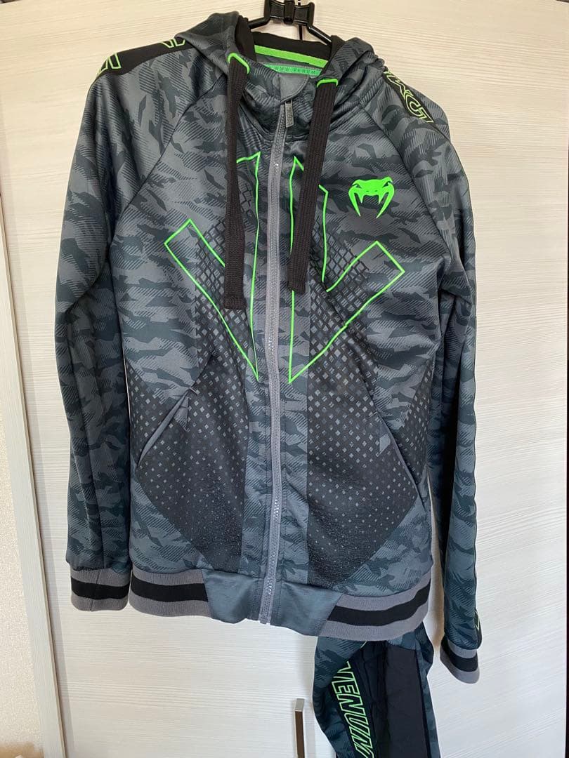 希少品venum ロマチェンコ　セットアップ　パーカーMサイズ　上下セット