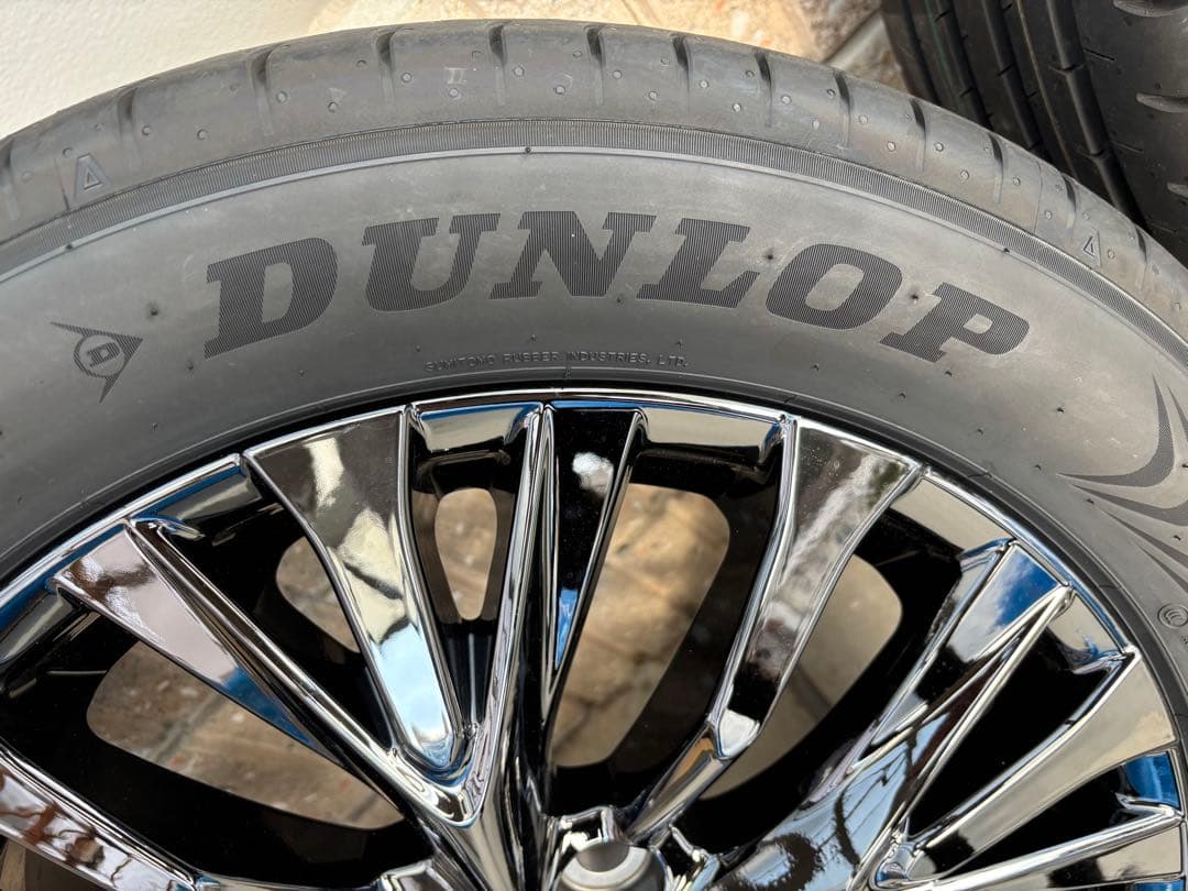 40ヴェルファイアZプレミア新車外しタイヤ、ホイールセット　ナット付き