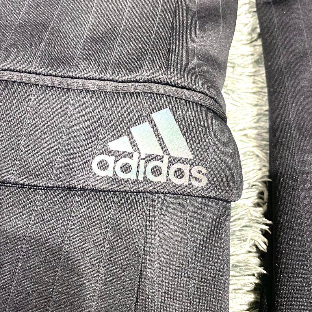 【極美品】アディダス スーツ セットアップ ストライプ 黒 伸縮性 2B ロゴ