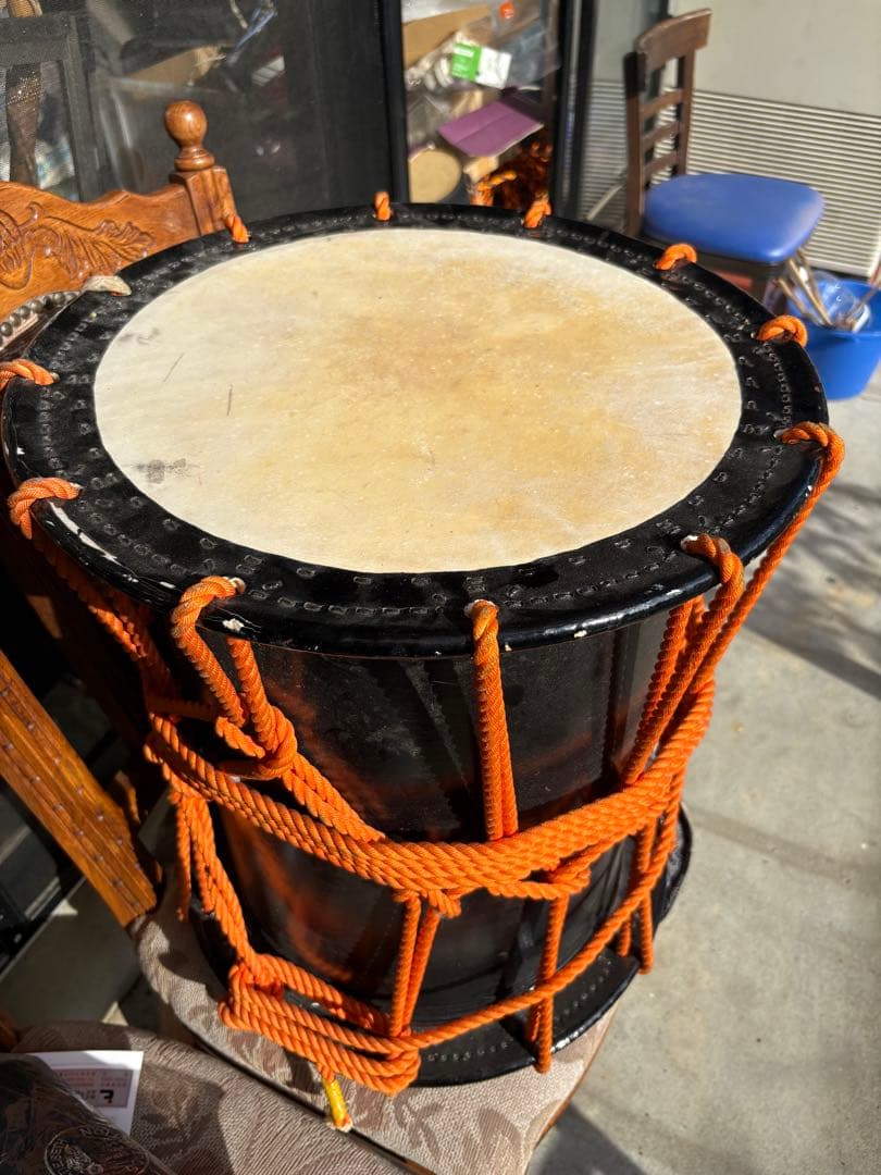 黒い和太鼓 高さ約50cm オレンジロープ付き