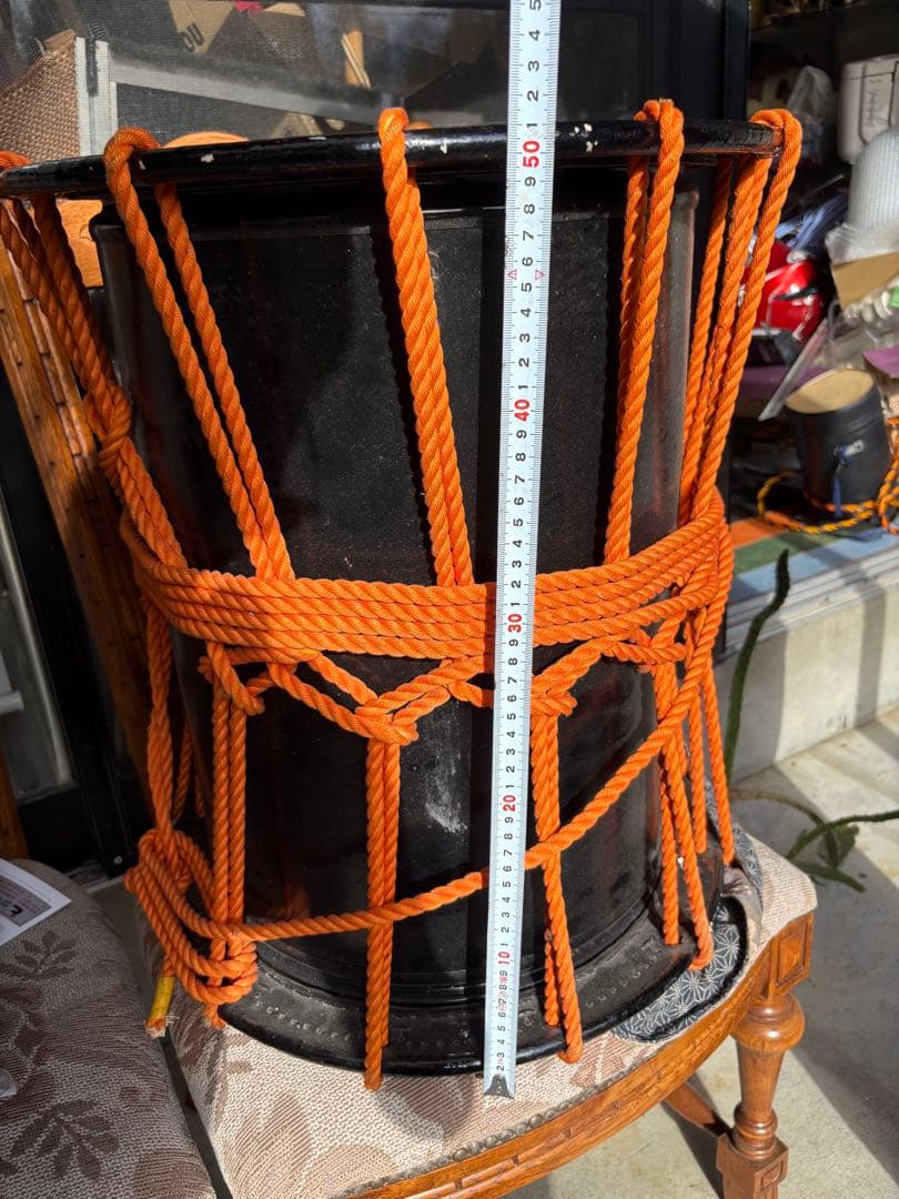 黒い和太鼓 高さ約50cm オレンジロープ付き