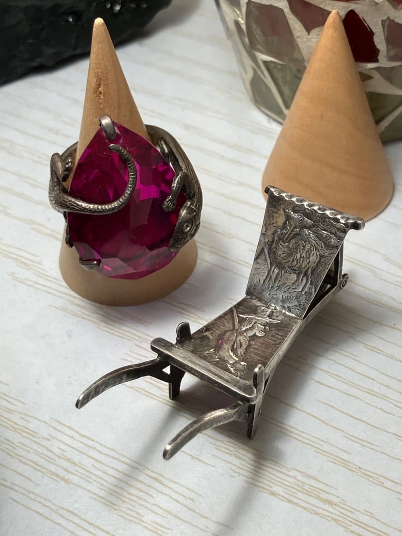 ヴィンテージ 刻印 レリーフ 剣 羊 ミニチュア シルバー 手押し車 荷車