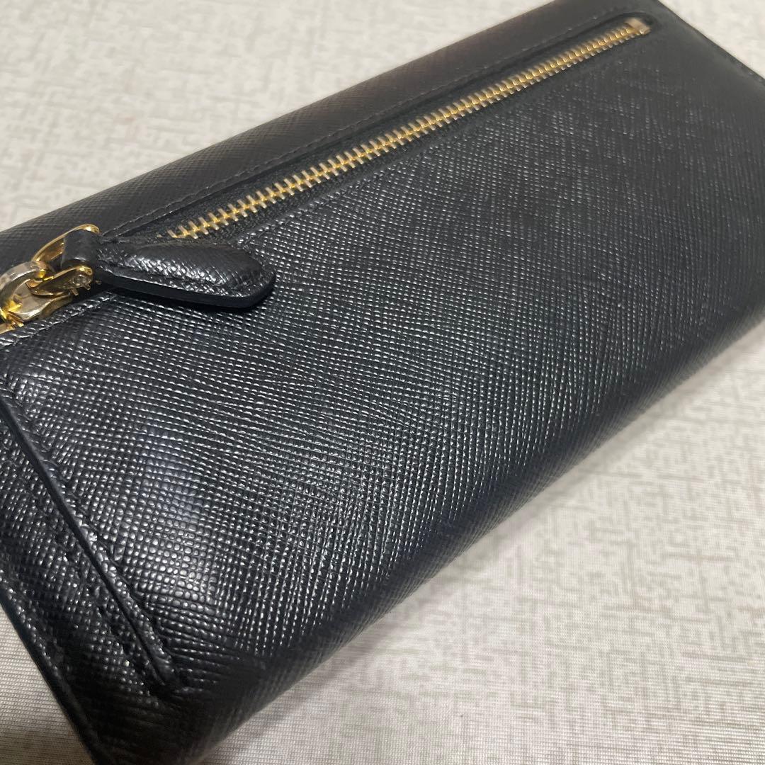 長財布　プラダ　レディース　黒