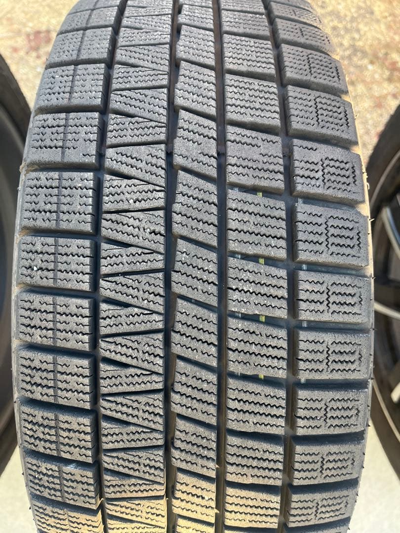 スバル純正レヴォーグ17インチスタッドレスタイヤ215/50R17 4本セット