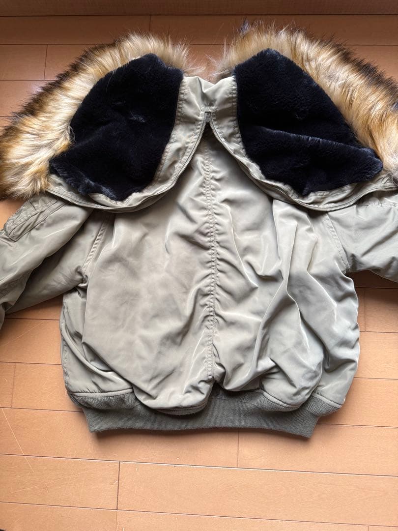 moussy 新品タグ付きN2Bカーキー