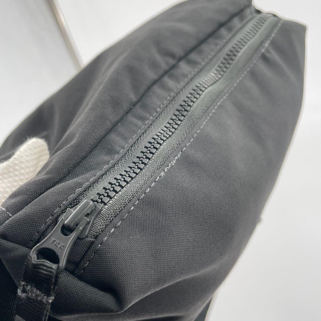 T*T様 【極美品】  カナダグース ミニウエストパック