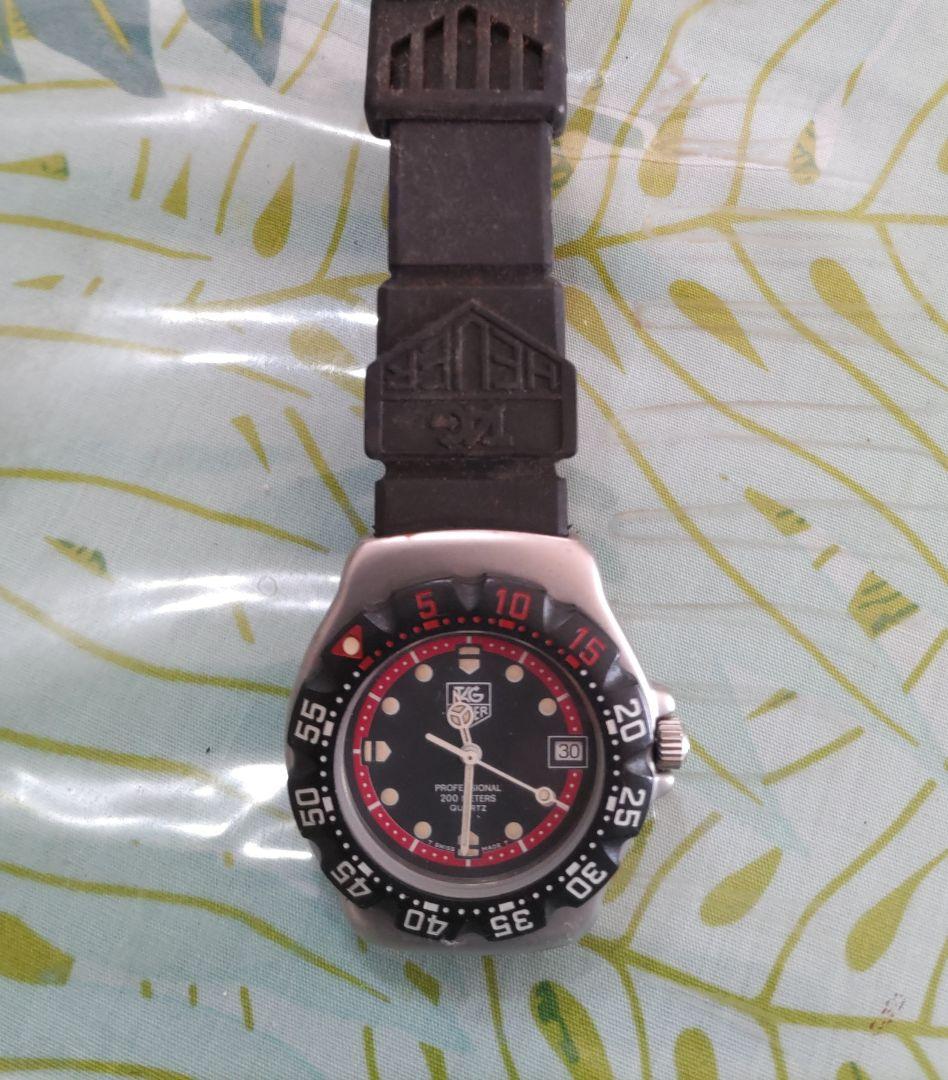 デジタル腕時計 多機能 スポーツスタイル