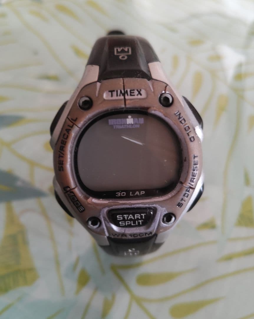 デジタル腕時計 多機能 スポーツスタイル