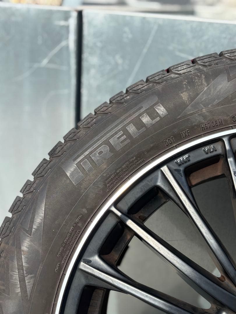 Benz GLB装着　Pirelli 18インチ タイヤ・ホイール4本セット