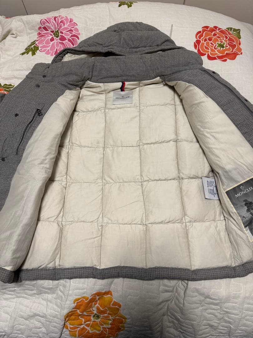 MONCLER 希少なグレー チェック柄 ダウン⇒三日月