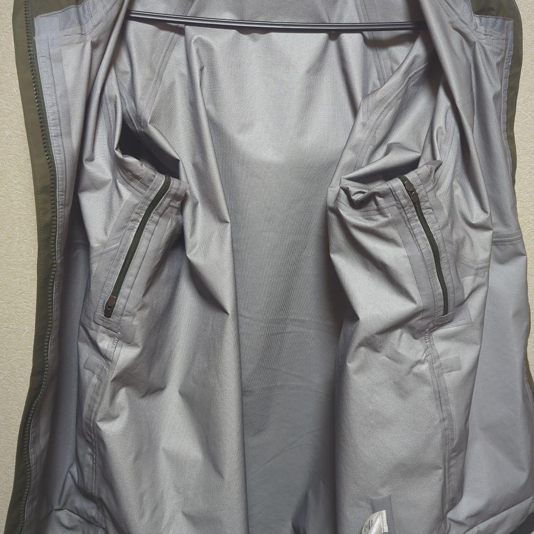 patagonia トレントシェルジャケット　オリーブ
