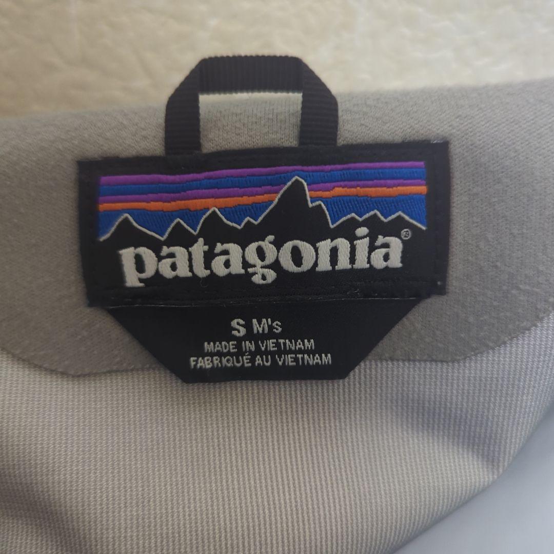 patagonia トレントシェルジャケット　オリーブ