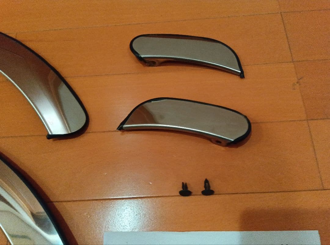 S*8様 美品ダイハツミラジーノL700Sホイールアーチカバーメッキオーバーフェ