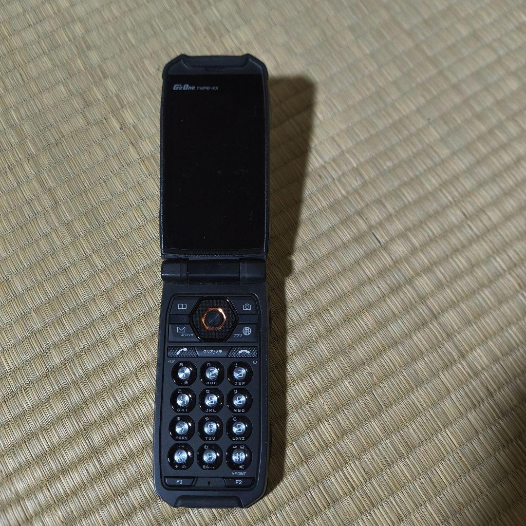 は*る様 GzOne TYPE-X 折りたたみ式携帯電話 本体
