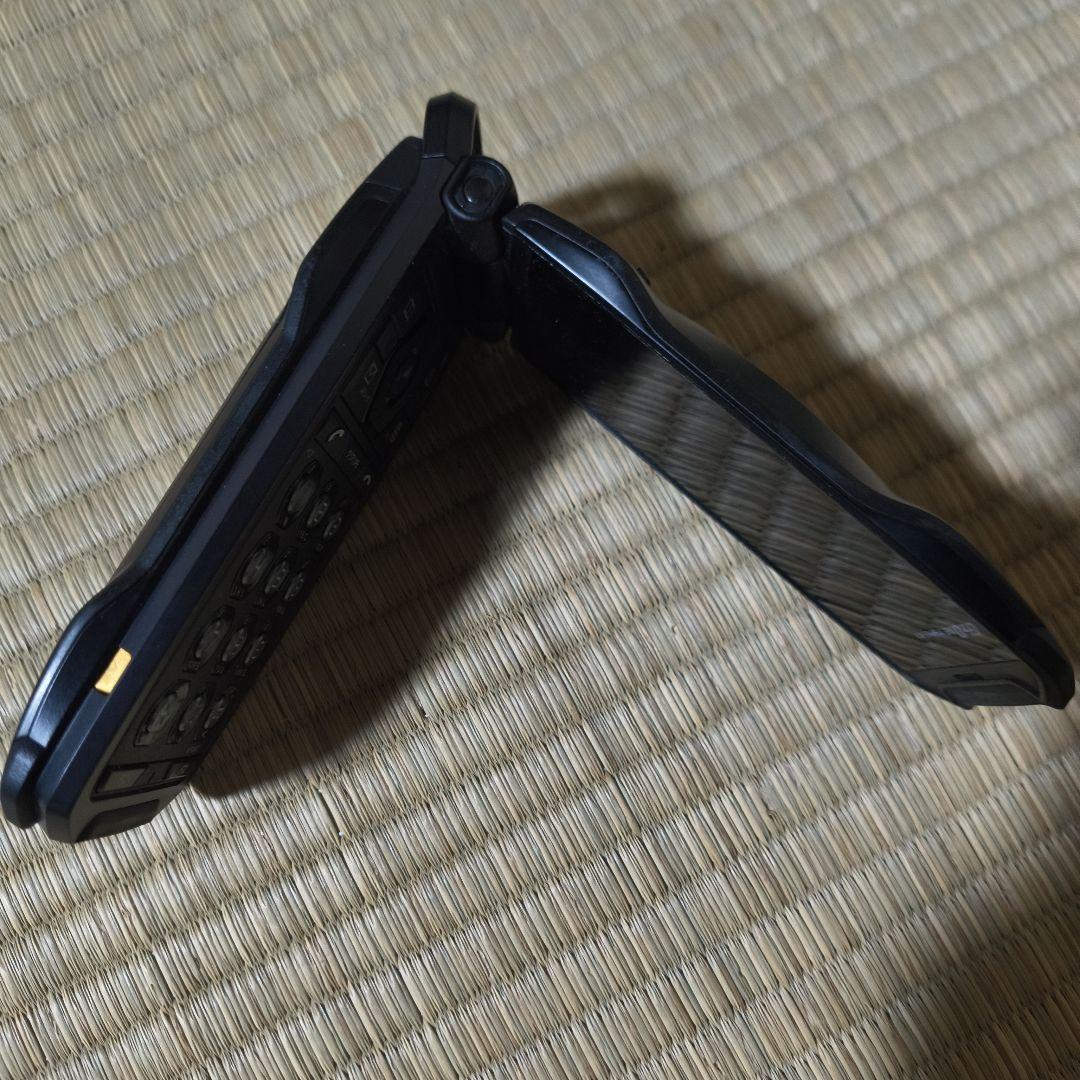 は*る様 GzOne TYPE-X 折りたたみ式携帯電話 本体