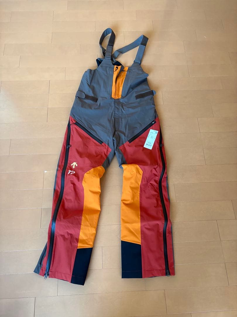 サスペンダー付きスキーウェア