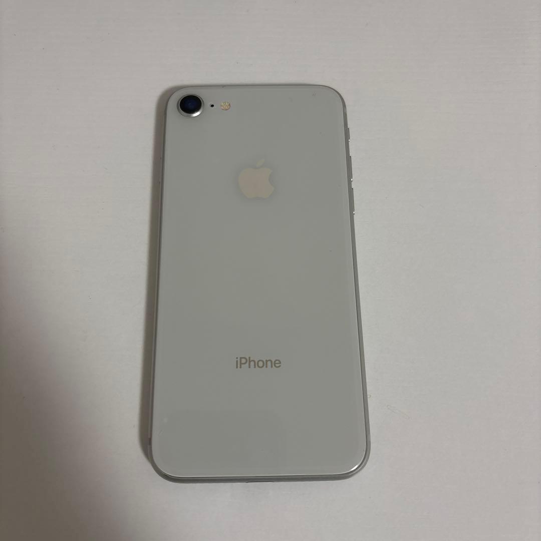 【美品】Apple iPhone 8 シルバー 本体