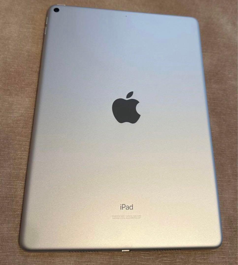 iPad Air 第3世代 Wi-Fiモデル 64GB グレー(充電器付き)