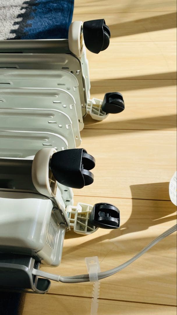 DeLonghi オイルヒーター 美品　年末年始即時発送