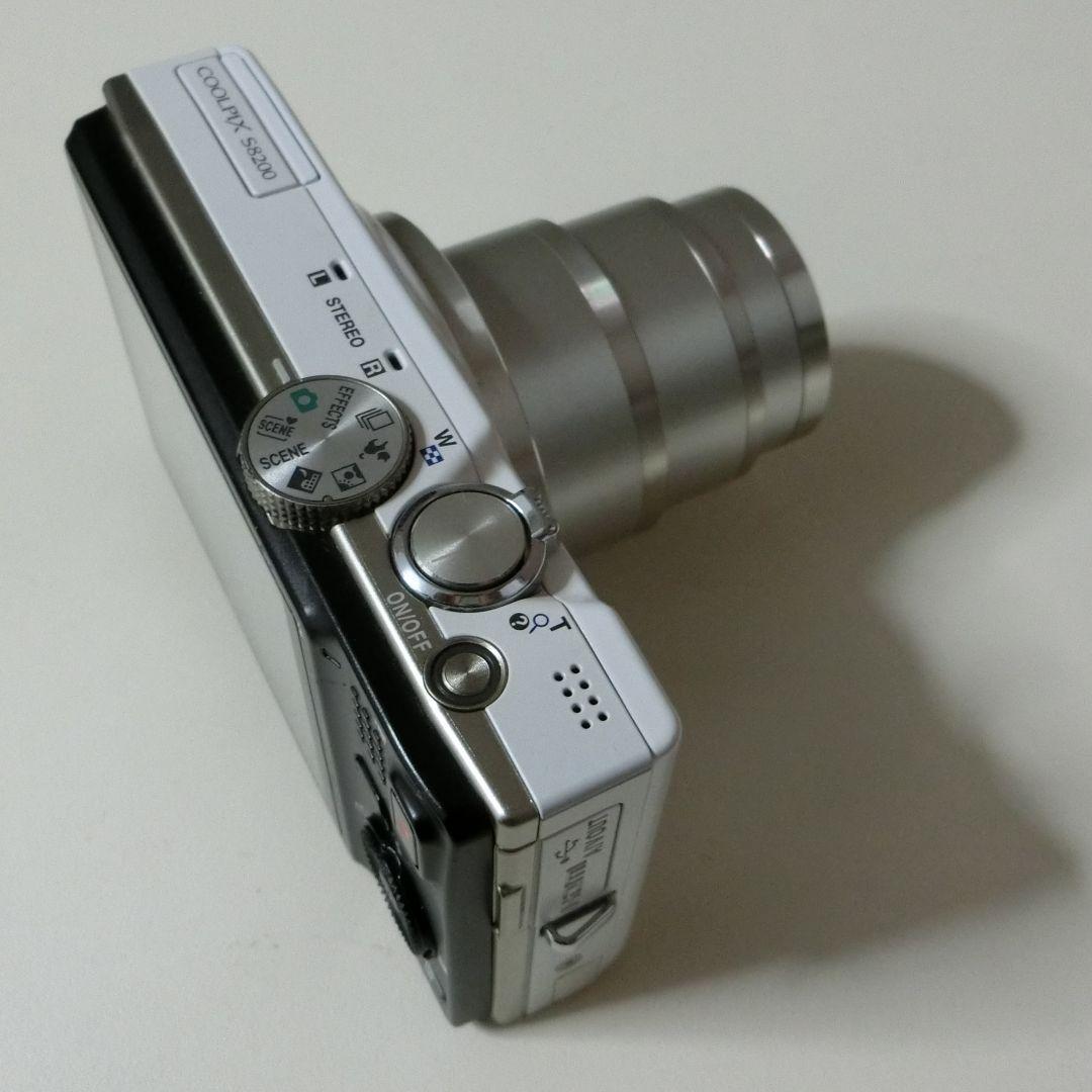 Nikon COOLPIX S8200 ホワイト