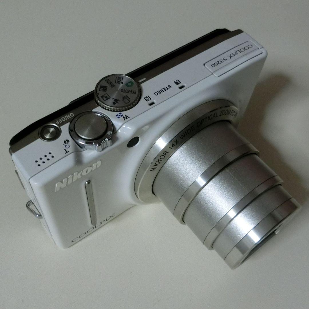 Nikon COOLPIX S8200 ホワイト