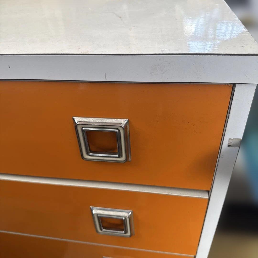 h*o様 昭和レトロ　レトロポップ　オレンジ色の5段チェスト