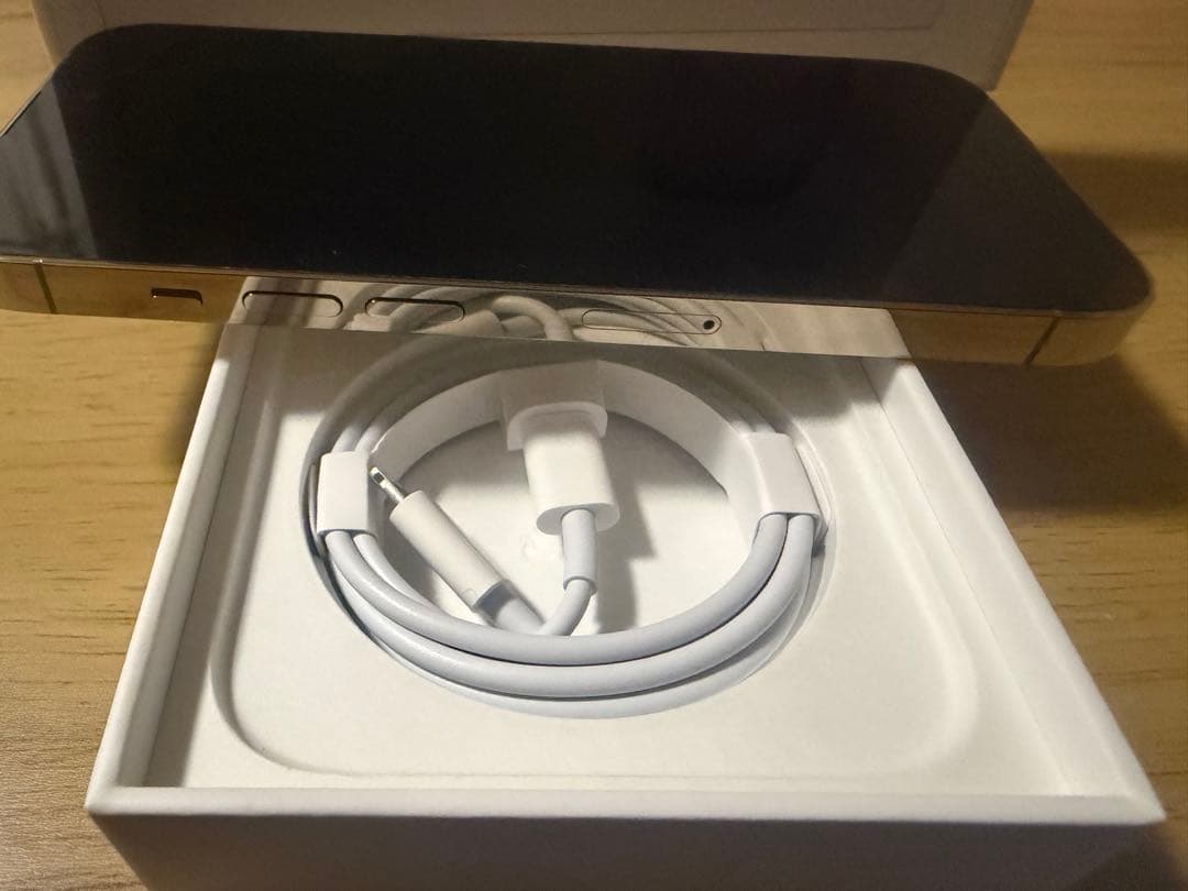 Apple iPhone 14 Pro 本体　SIMフリー