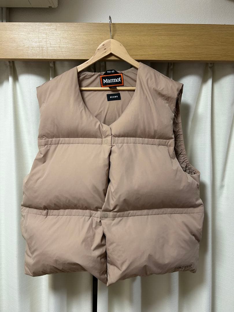Marmot x Beams ベージュ ダウンベスト　カニエ